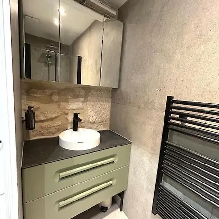 Apartment Louvre -notre Dame 2bd, 2bath Ac