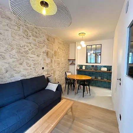 Apartment Louvre -notre Dame 2bd, 2bath Ac