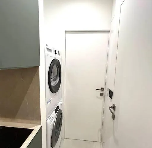 Louvre -notre Dame 2bd, 2bath Ac